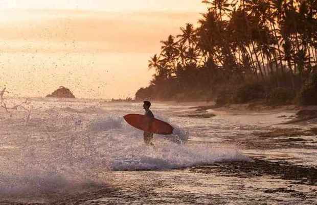 Sunset surf in Weligama