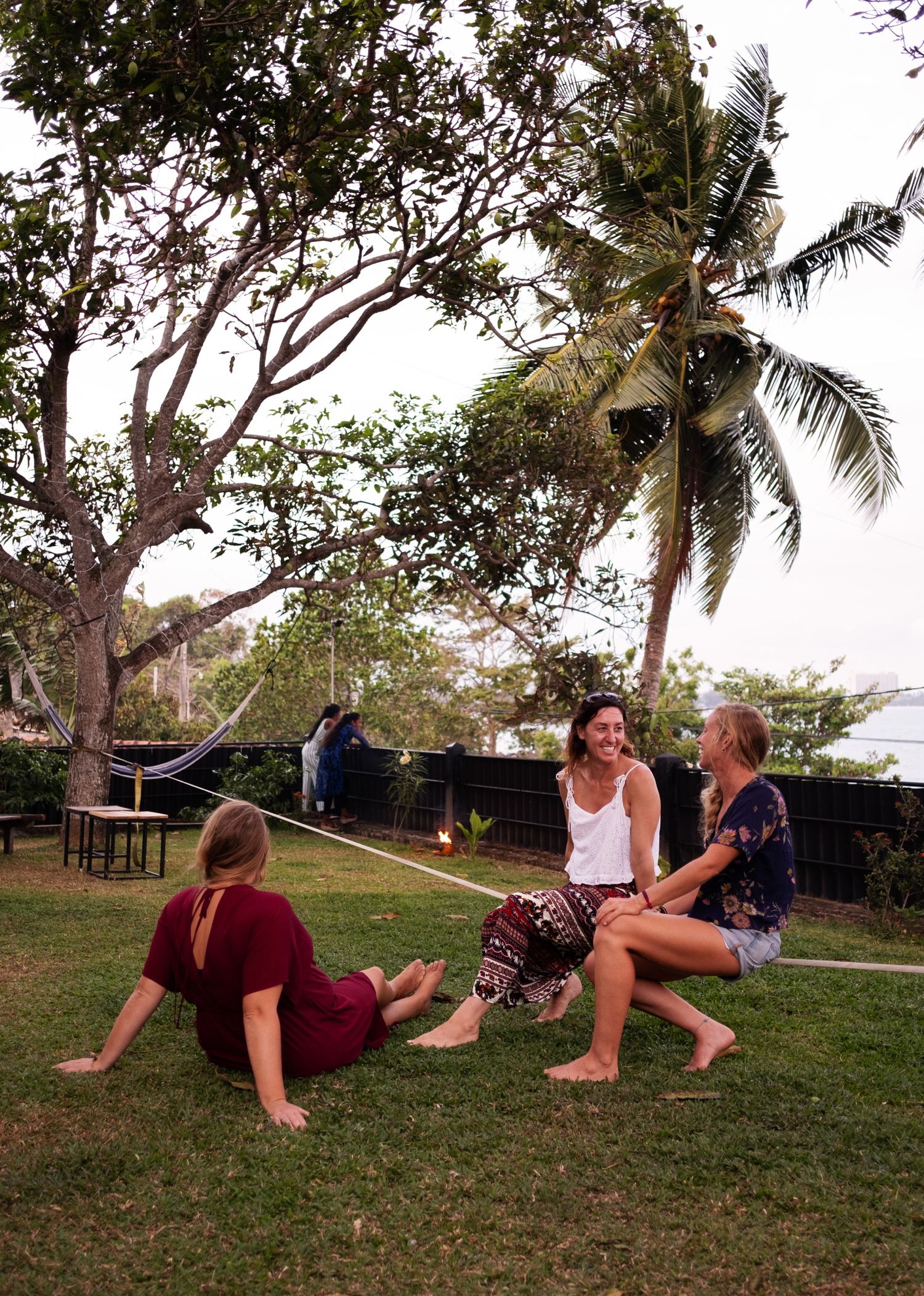 Guests on the slackline in the garden